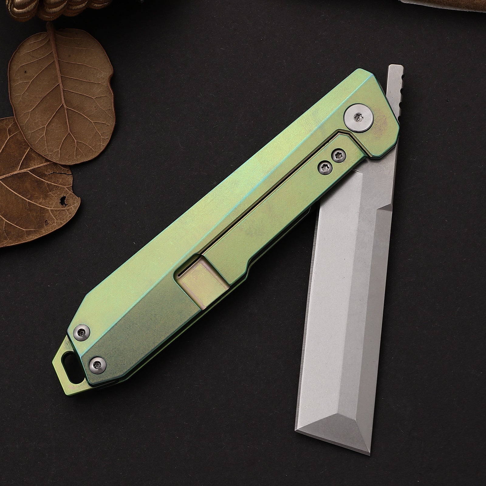 AV2409 Razor-shaped folding knife