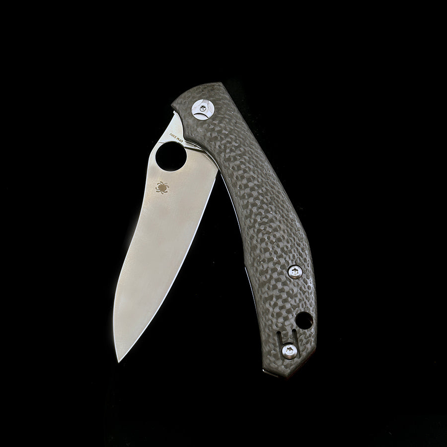 C241CFP Alistair Phillips Kapara Folding Knife 3.6 S30V Satin Plain Blade, Carbon Fiber Handles